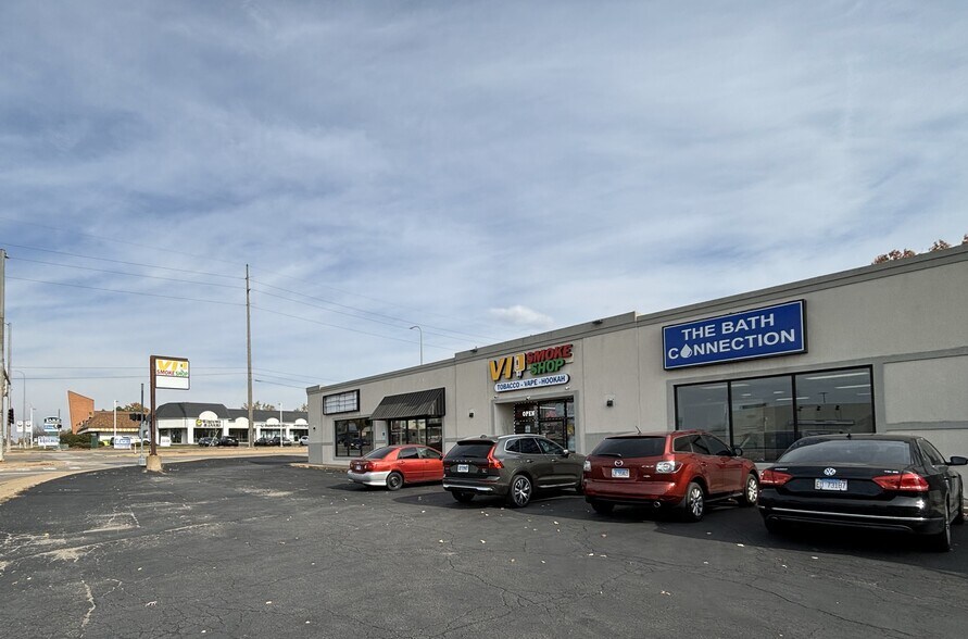 More Photos Of 4218 N Sheridan Rd, Peoria Unknown For Lease