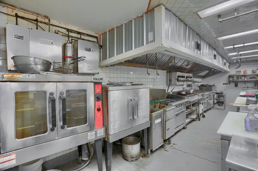 More Photos Of 634 Camp Horne Rd, Pittsburgh General Retail For Sale