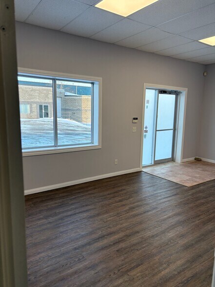 More Photos Of 667 Welham Rd, Barrie Warehouse For Lease