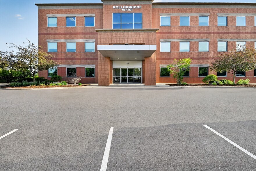 More Photos Of 2940 Rollingridge Rd, Naperville Medical For Lease