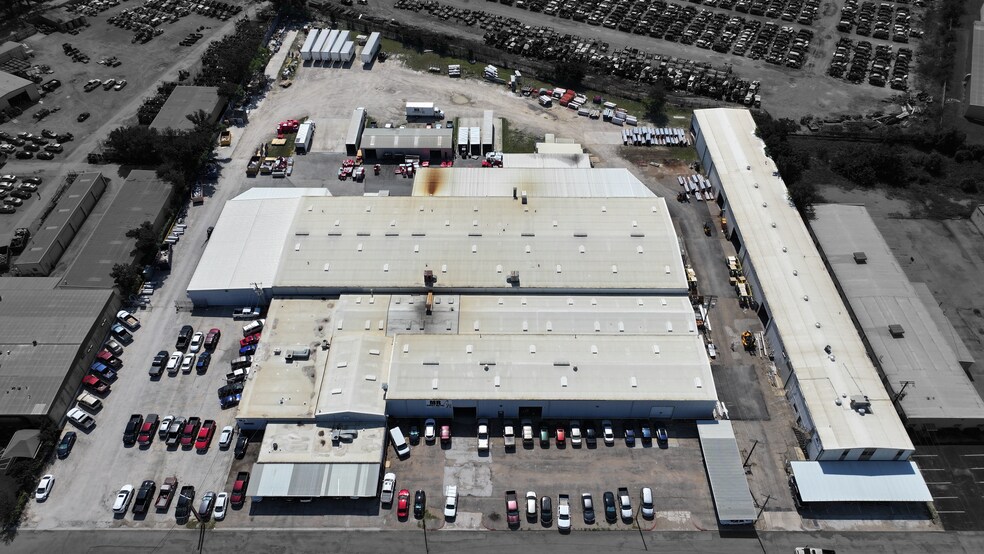 More Photos Of 5936 Eden Dr, Haltom City Warehouse For Sale