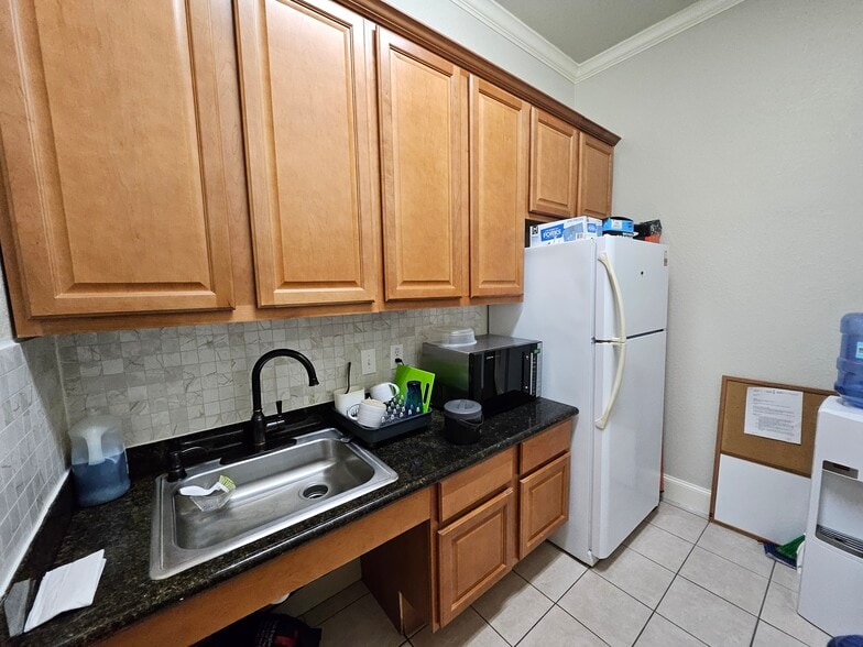 More Photos Of 1804 Snake River Rd, Katy Medical For Sale