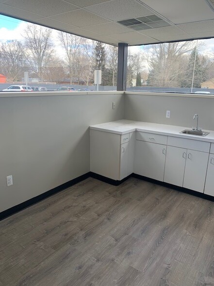 More Photos Of 42370 Van Dyke Ave, Sterling Heights Medical For Lease