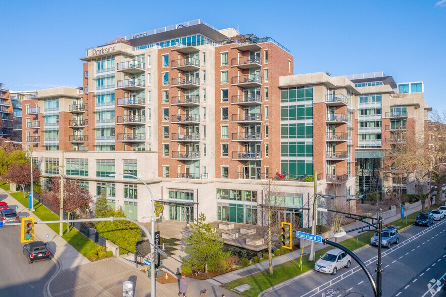Primary Photo Of 810 Humboldt St, Victoria Hotel For Lease