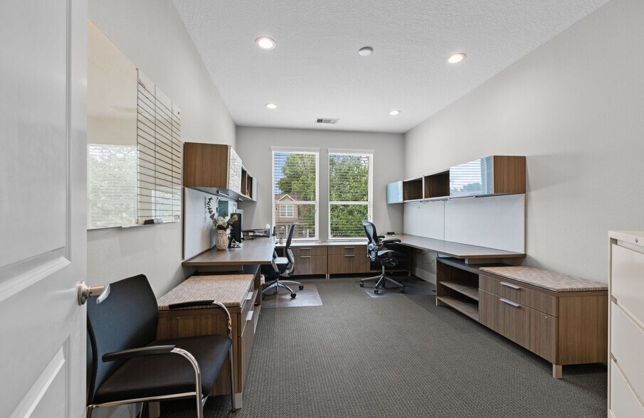 More Photos Of 25511 Budde Rd, The Woodlands Medical For Sale