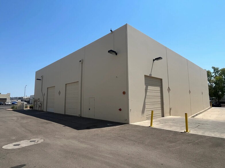 More Photos Of 3443 W Earll Dr, Phoenix Warehouse For Lease