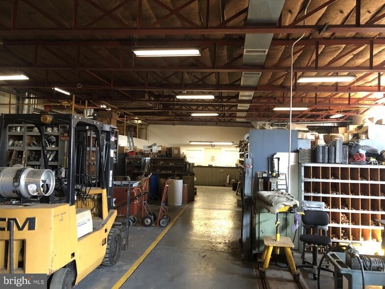 More Photos Of 602 S 16th St, Columbia Industrial For Lease