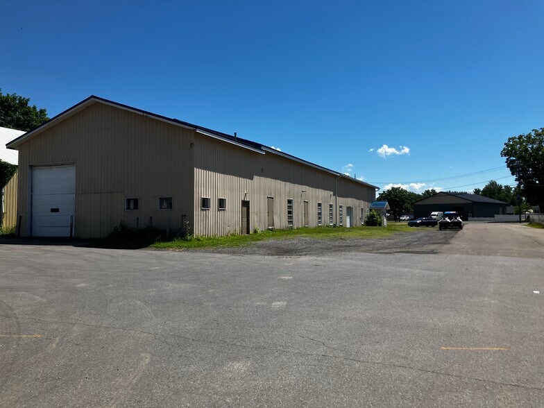 Primary Photo Of 373 Pleasant Ave, Hamburg Manufacturing For Lease