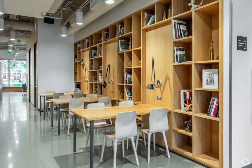 Photo of 2nd Floor Ste Coworking Dedicated