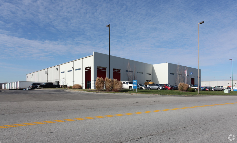 Primary Photo Of 3700 N Kimball Dr, Kansas City Warehouse For Lease