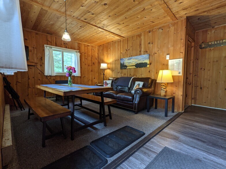 More Photos Of 3917 Point of View Trl, Phelps Hotel For Sale