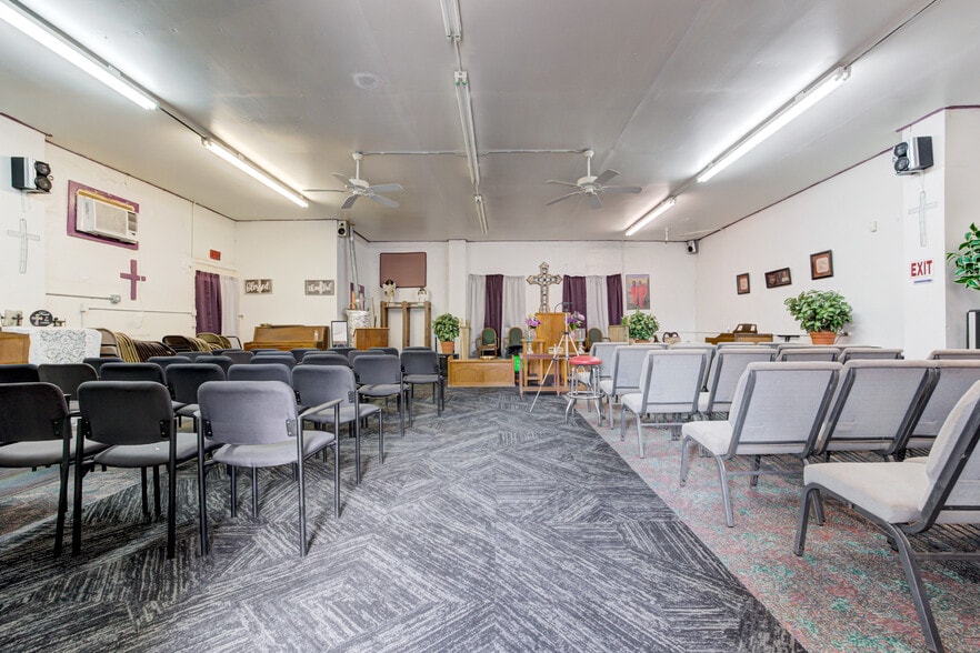 More Photos Of 1923 N Lottie Ave, Oklahoma City Storefront For Sale