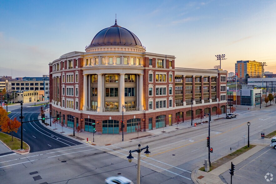 More Photos Of 1400 N Water St, Milwaukee Office For Lease