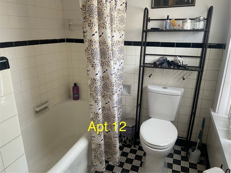 More Photos Of 406 N Loudoun St, Winchester Apartments For Sale