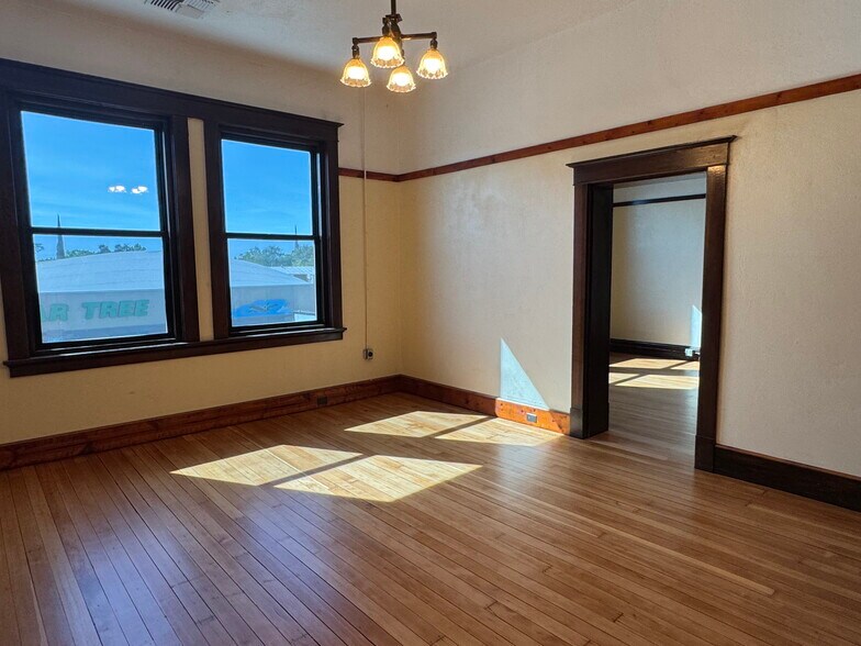 More Photos Of 533 G St, Lincoln Storefront Retail Office For Lease