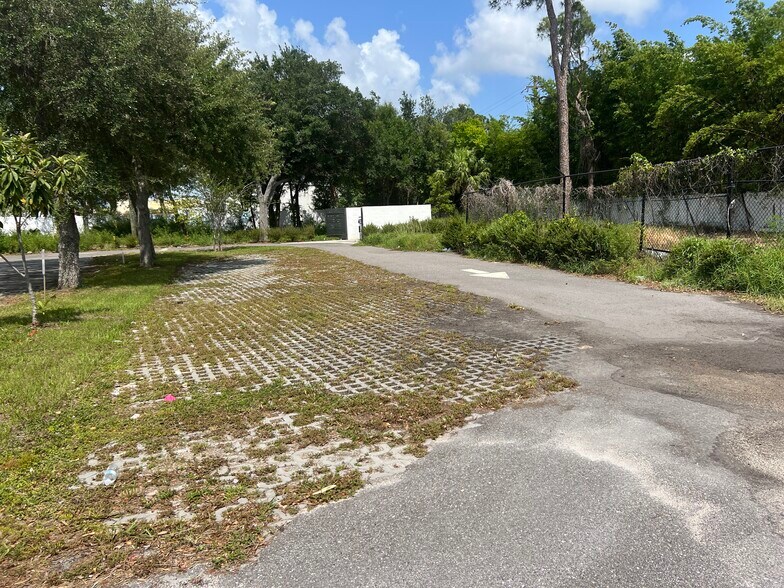 Primary Photo Of 7650 Hillsborough ave, Tampa Land For Lease