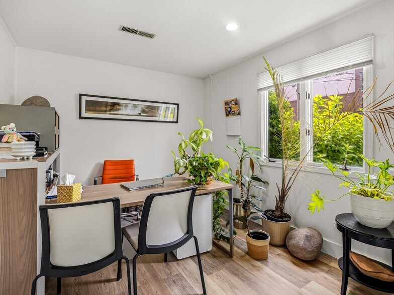More Photos Of 2124 Hendersonville Rd, Arden Office For Sale