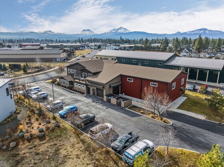 More Photos Of 270 E Sun Ranch Dr, Sisters Industrial For Sale