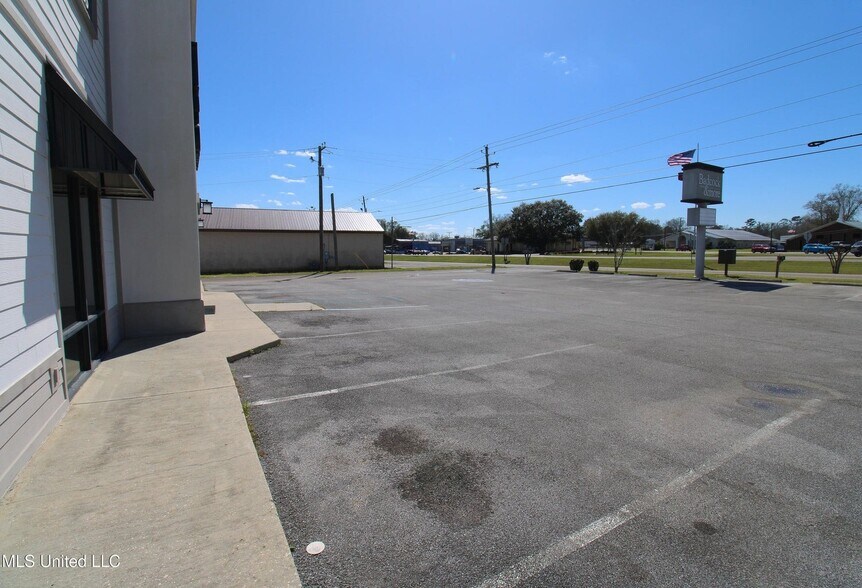 More Photos Of 76 E Frontage Rd, Lucedale Freestanding For Sale