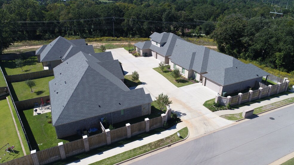 More Photos Of 2980 Elkton Trl, Tyler Apartments For Sale