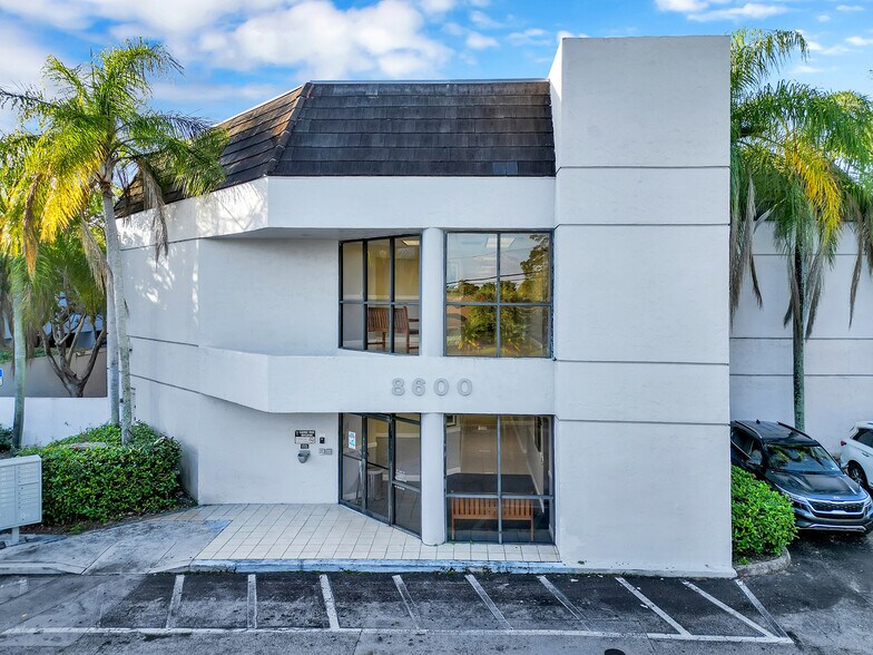 More Photos Of 8600 SW 92nd St, Miami Medical For Sale
