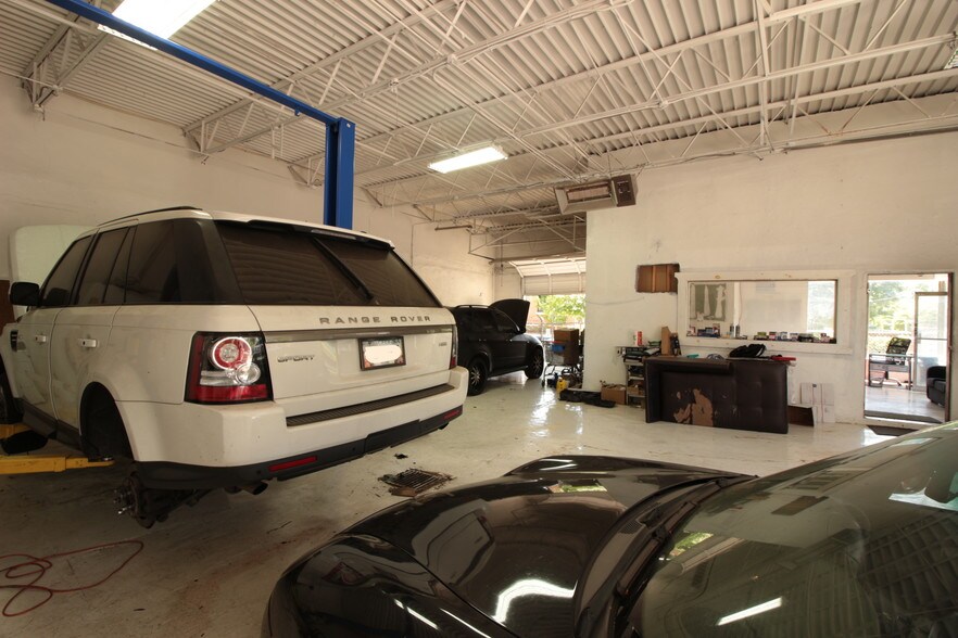 More Photos Of 934 Metropolitan Pky, Atlanta Auto Repair For Sale