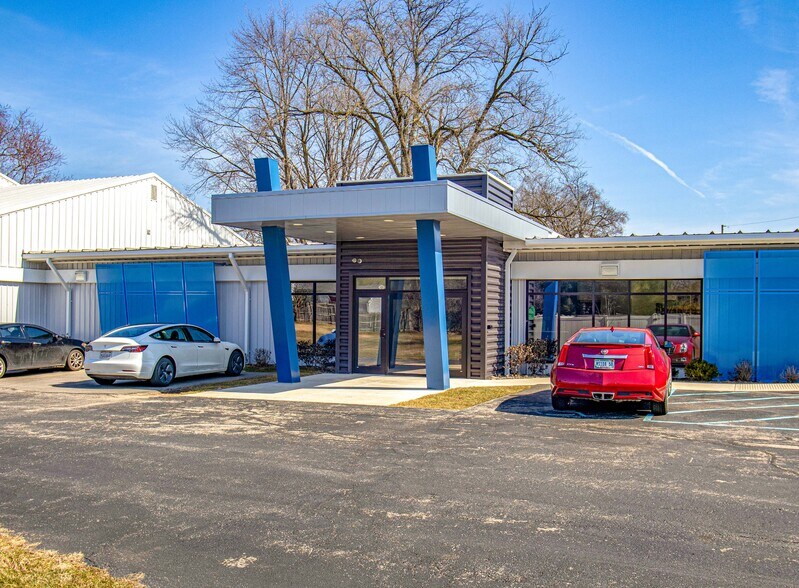 More Photos Of 14911 In-23, Granger Auto Repair For Sale