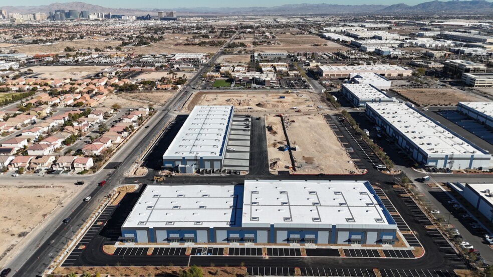 More Photos Of Rainbow Blvd @ Post, Las Vegas Unknown For Lease