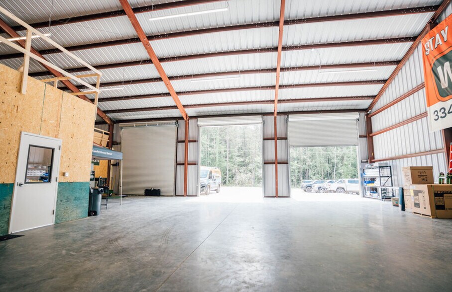 More Photos Of 1679 Lee Road 10, Auburn Warehouse For Lease