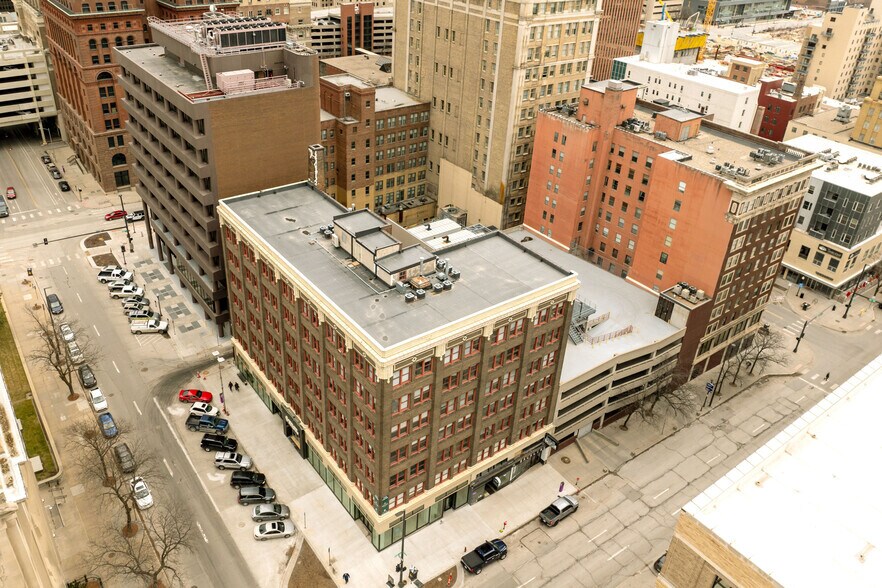 More Photos Of 319 S 17th St, Omaha Office For Lease