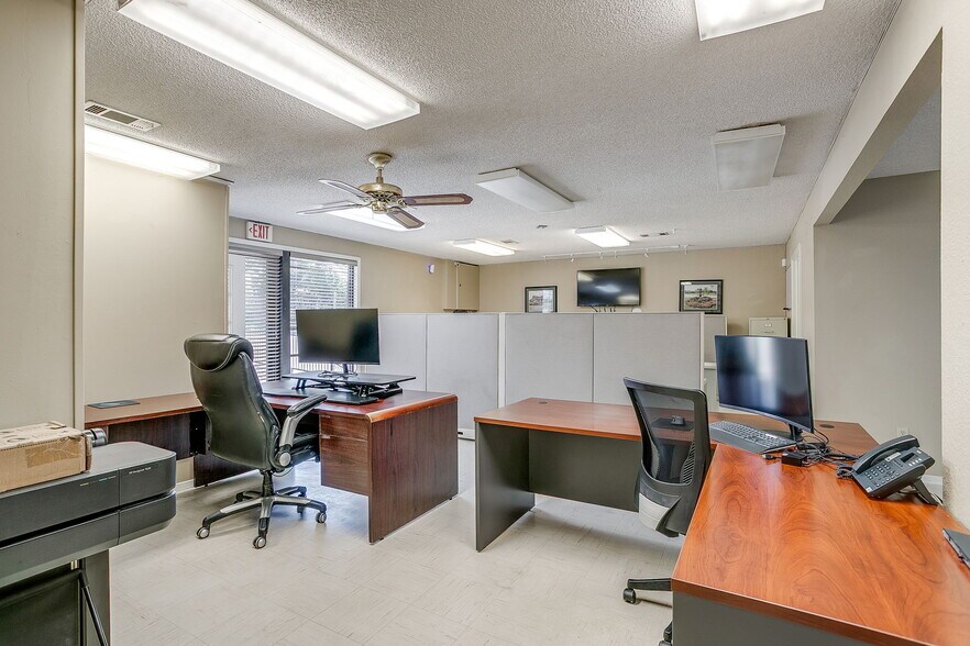 More Photos Of 3040 Ramona Dr, Fort Worth Research And Development For Lease