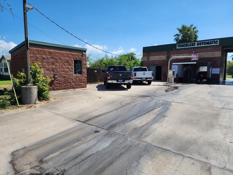 More Photos Of 3516 Highway 35 N, Fulton General Retail For Sale