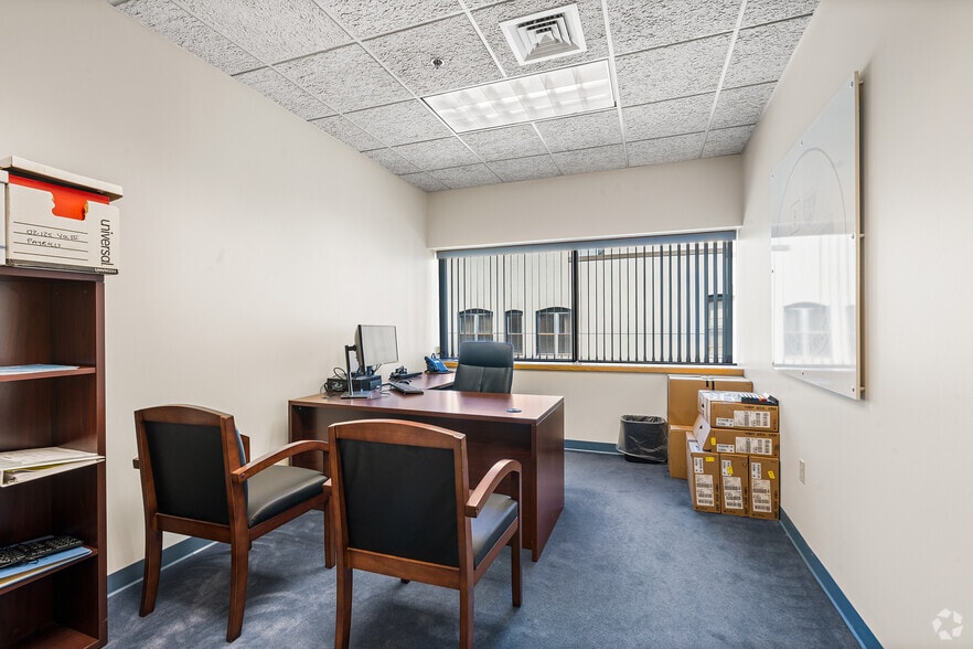 More Photos Of 255 Bank St, Waterbury Office For Sale