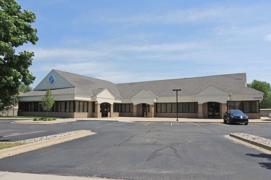 Primary Photo Of 34620 Utica Rd, Fraser Office For Lease