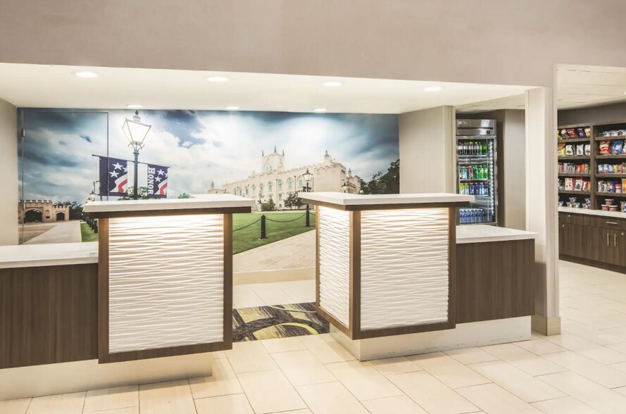 More Photos Of 1839 N Columbia St, Milledgeville Hotel For Sale