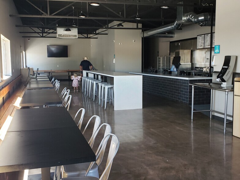 More Photos Of 229 Heritage, Lone Grove Fast Food For Sale