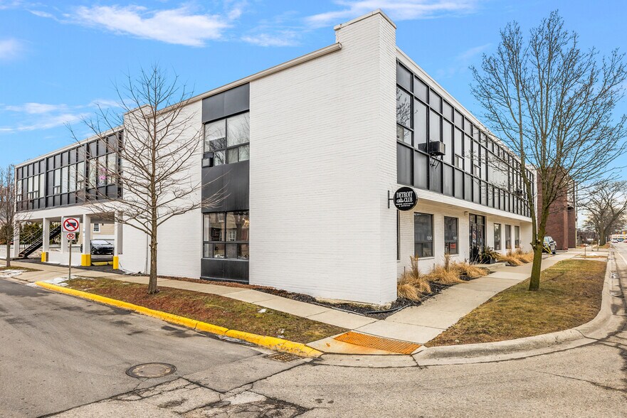 More Photos Of 801 S Adams Rd, Birmingham Office For Sale