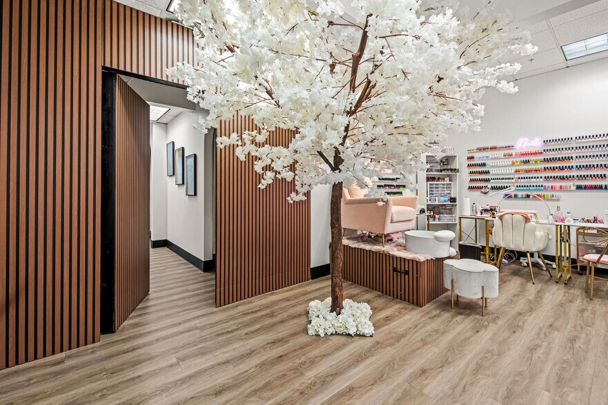 More Photos Of 408-454 W 800 N, Orem General Retail For Sale