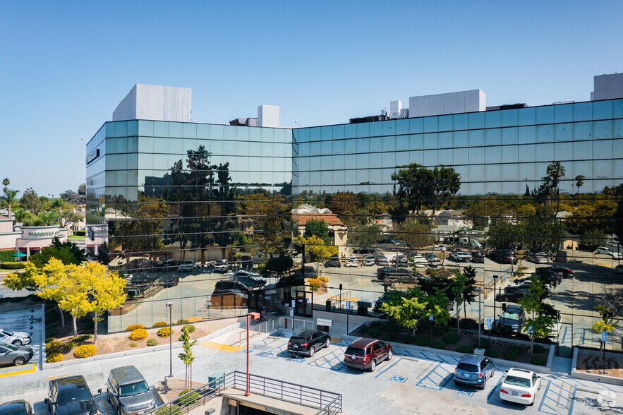 More Photos Of 4401 N Atlantic Ave, Long Beach Office For Lease