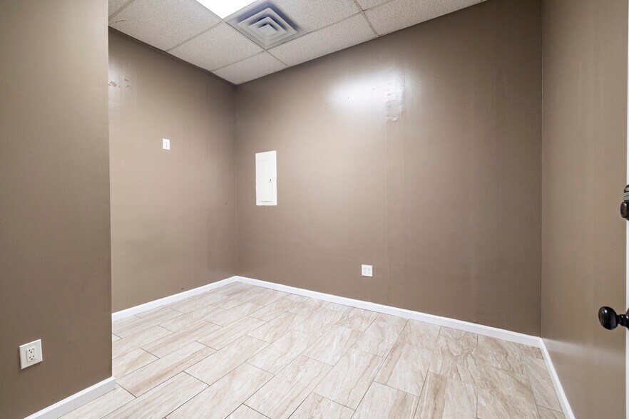 More Photos Of 148-11 175th St, Jamaica Storefront Retail Office For Sale