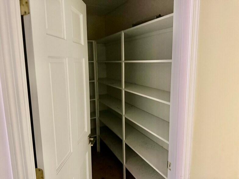 More Photos Of 105 S Jefferson Ave, Eatonton Office For Sale