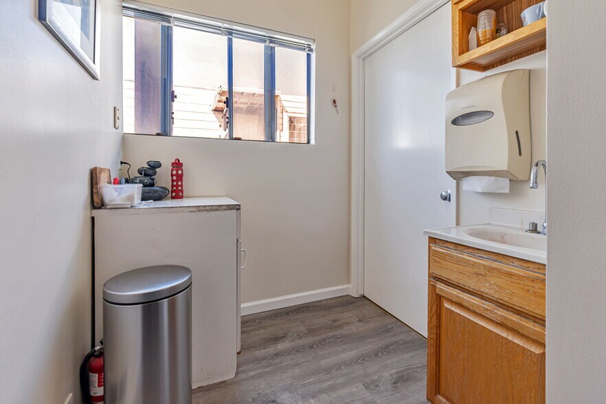 More Photos Of 1014 Clement St, San Francisco Storefront Retail Office For Sale