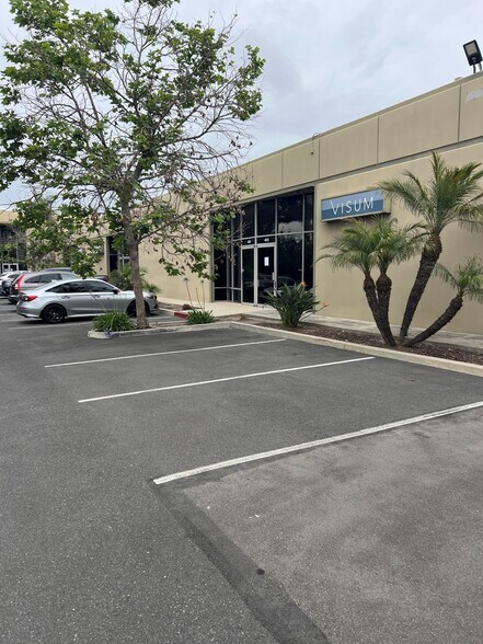More Photos Of 1813 E Dyer Rd, Santa Ana Light Manufacturing For Lease