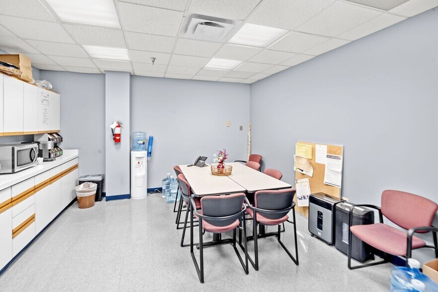More Photos Of 4640 Forbes Blvd, Lanham Office For Lease