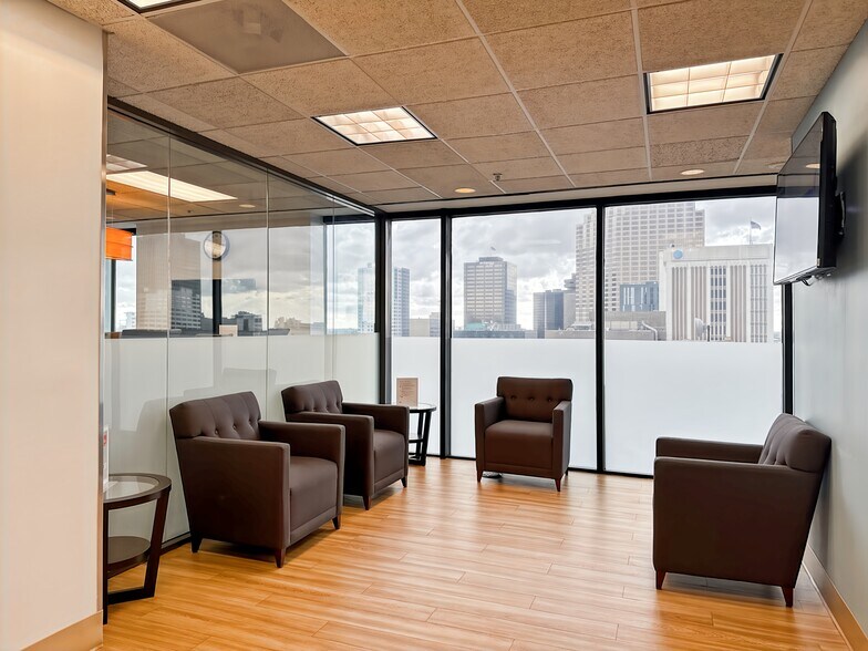 More Photos Of 650 Poydras St, New Orleans Coworking Space