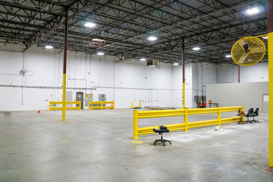 More Photos Of 2000 Northfield Ct, Roswell Distribution For Lease