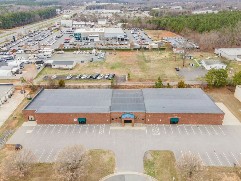 More Photos Of 2613-2617 Executive Point Dr, Monroe Showroom For Lease