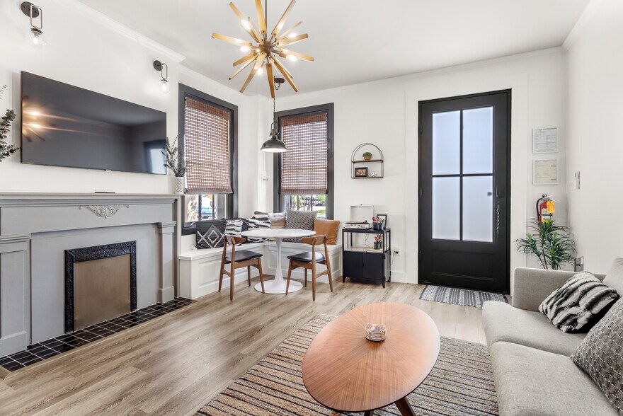 More Photos Of 782 Water St, Biloxi Office For Sale