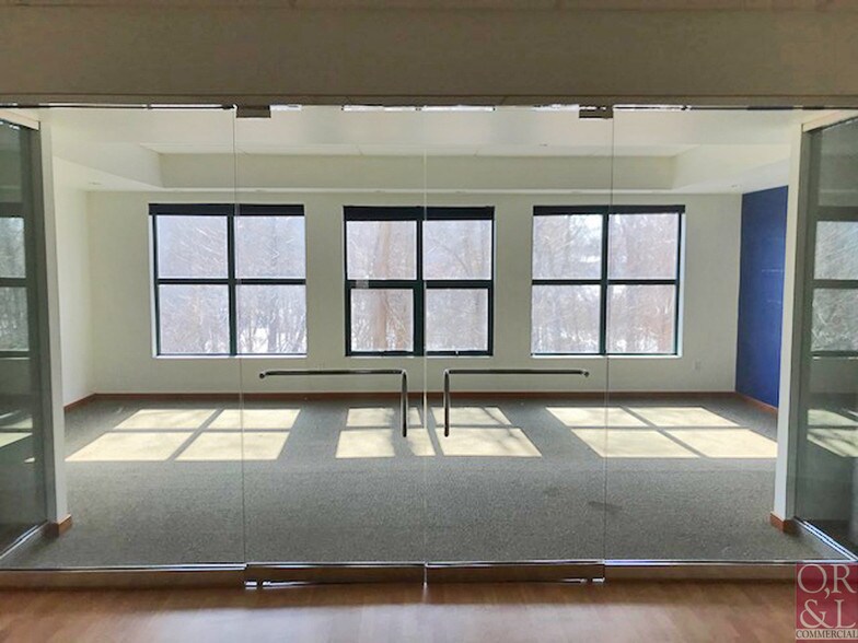 More Photos Of 20 Commerce Park Dr, Milford Unknown For Lease