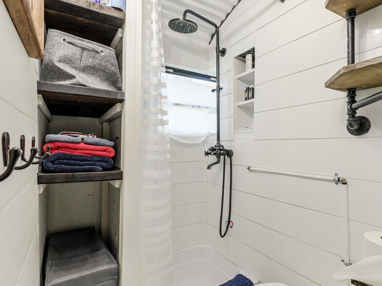 More Photos Of 16064 Mulberry Dr, Little Elm Hospitality For Sale